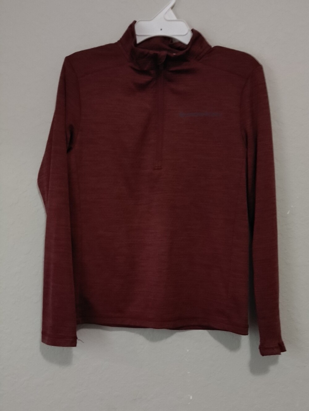 Vineyard Vines Knit Top with Light Blue Whale Graphic